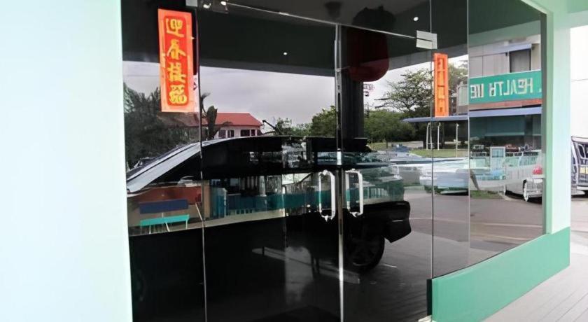 Hotel Hung Hung Kuching Exterior foto