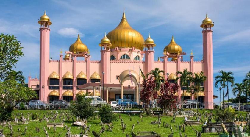 Hotel Hung Hung Kuching Exterior foto