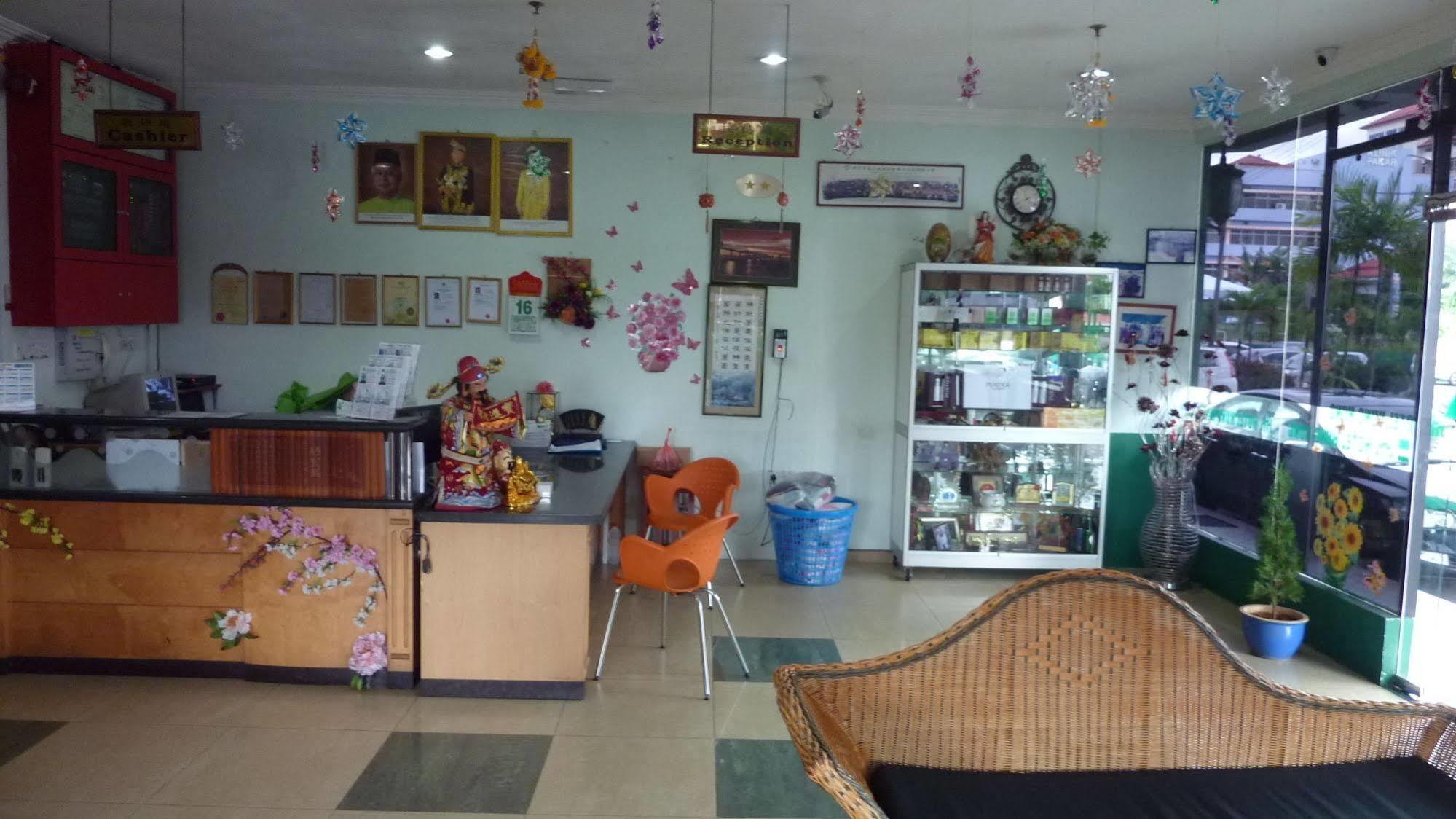 Hotel Hung Hung Kuching Exterior foto